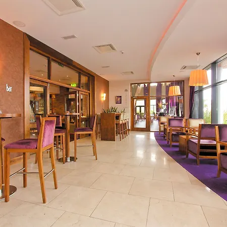 Springs 4* Athlone