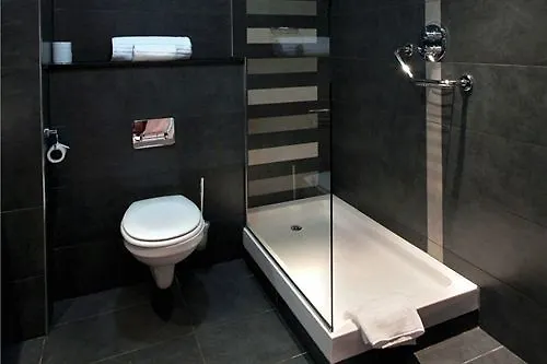 Отель Springs 4*