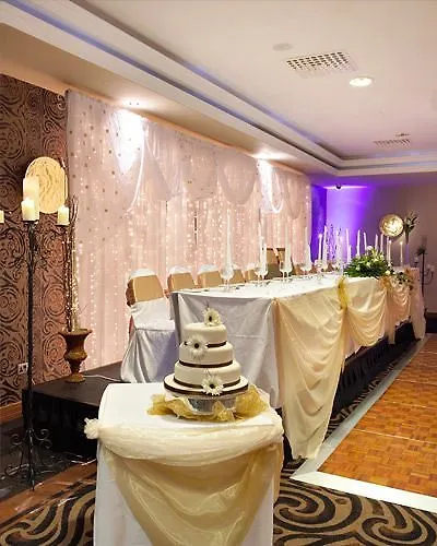 Отель Springs 4*