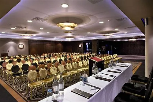 Отель Springs 4*